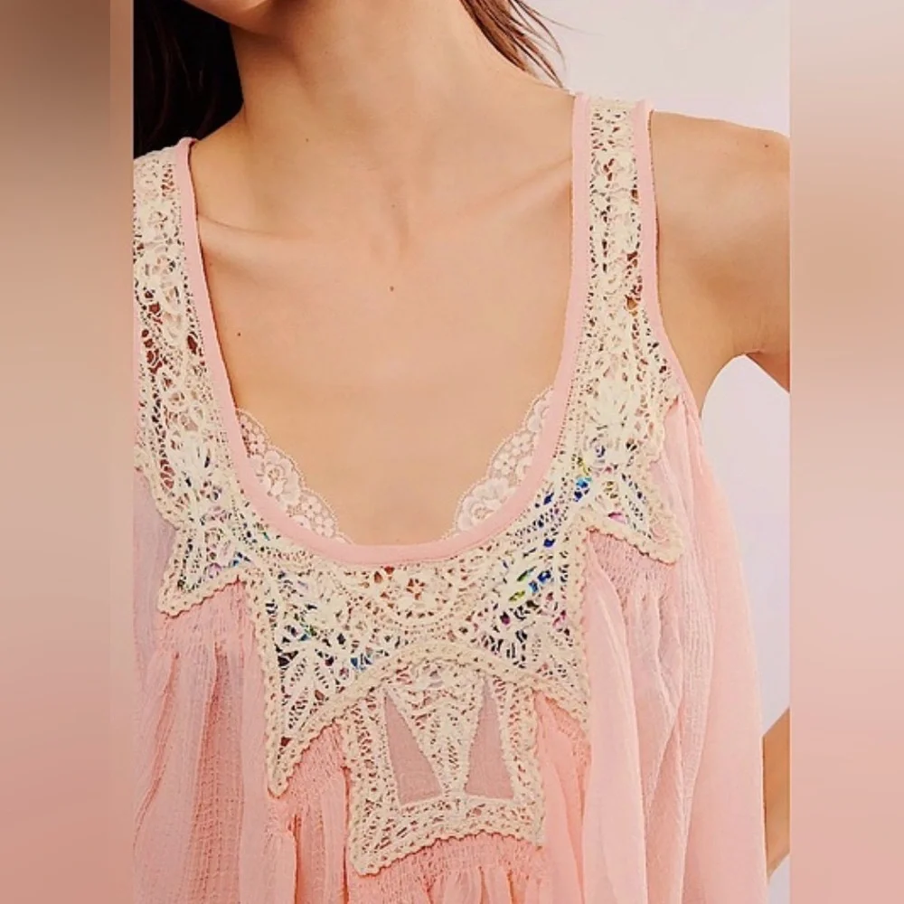 Free people Girlie Pop Top
B1 - Picture 2 of 5